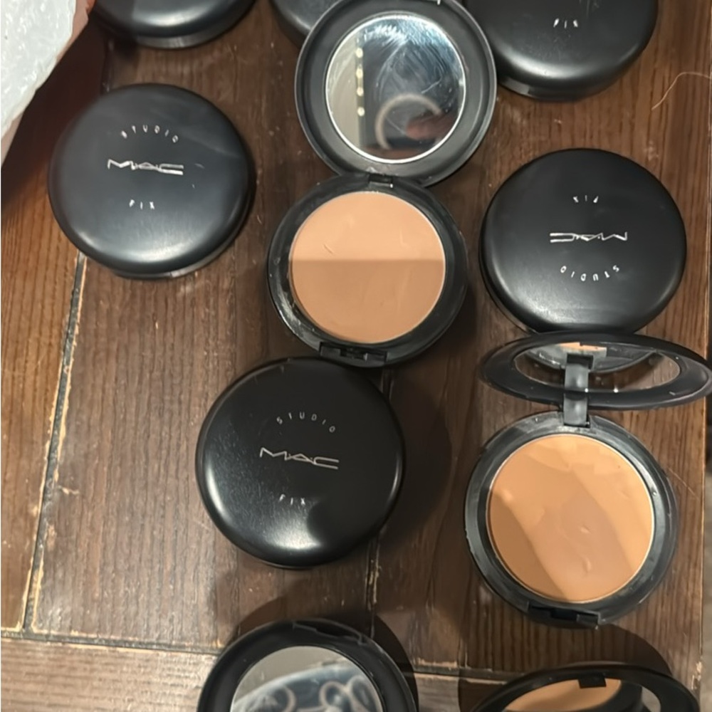 MAC Cosmetics Studio Fix Powder Plus Foundation - Tan